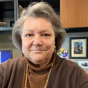 Meet your Posher, Lauril